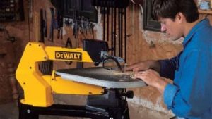 Best Saw for Cutting Wood Letters